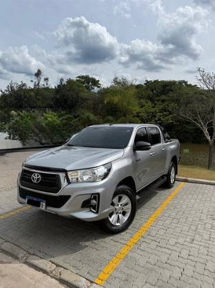 TOYOTA HILUX 2.8 SR 4X4 CD 16V DIESEL 4P AUTOMÁTICO